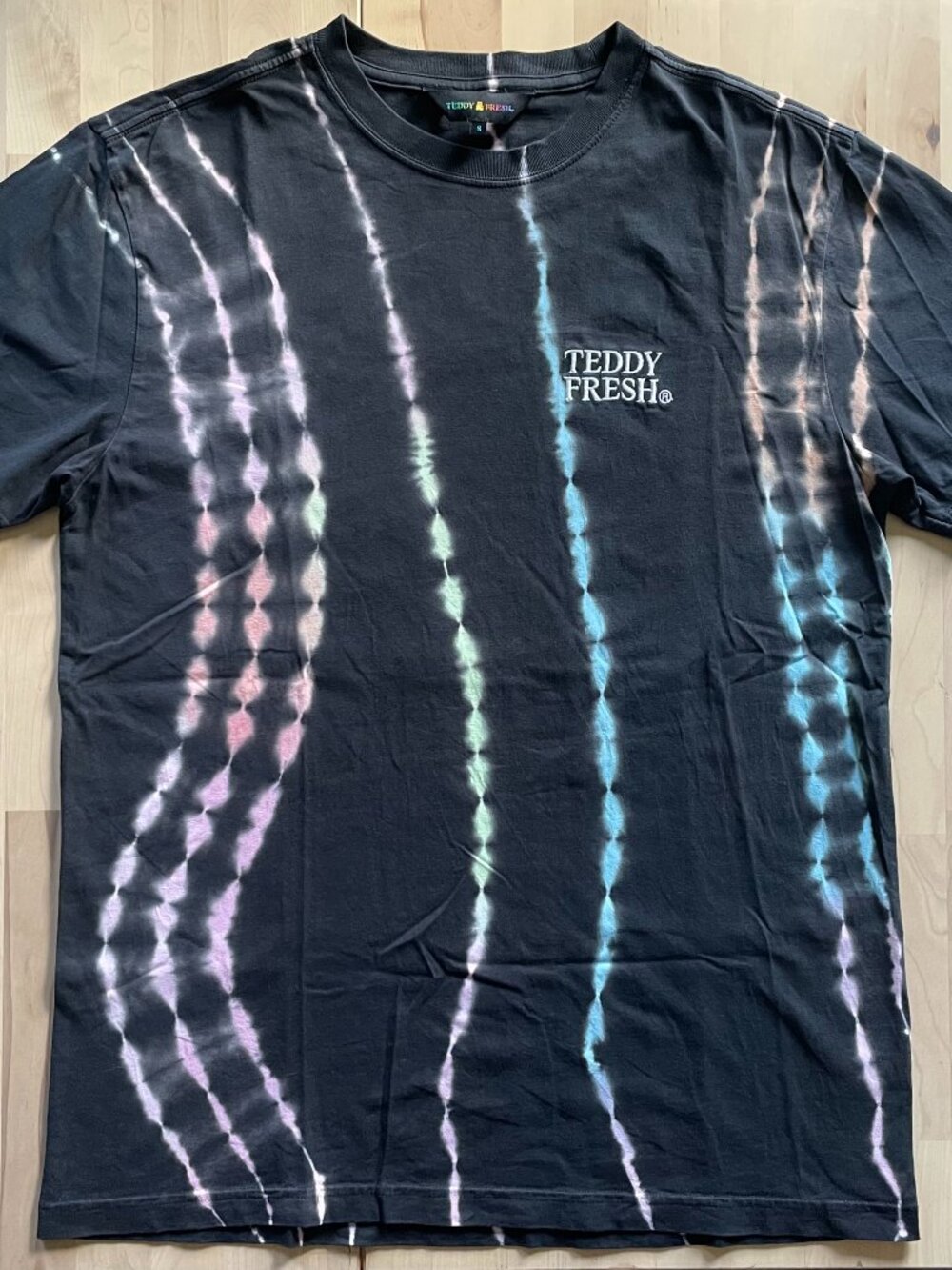 Teddy Fresh Unisex Pastel Rainbow Tire Mark Dye Black T-Shirt size Small
